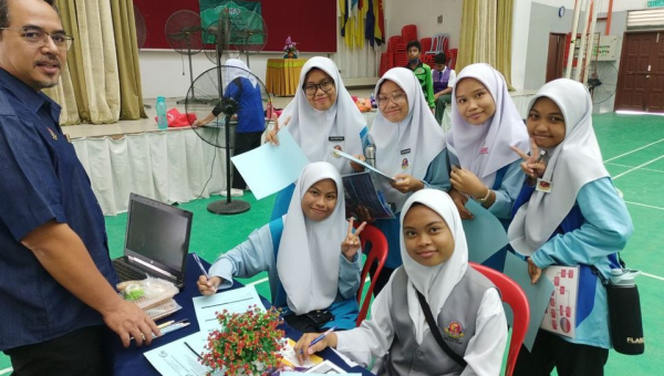 Program Pameran Pendidikan Kerjaya - Sekolah Menengah Kebangsaan Batu Unjur.